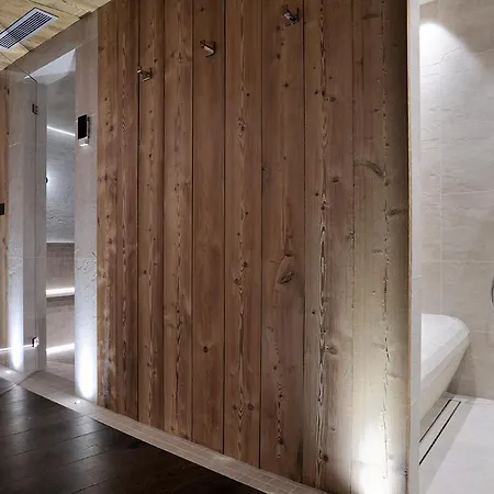 Chalet Le Moulin, Le Praz, 6 Chambres, In, Out * Courchevel