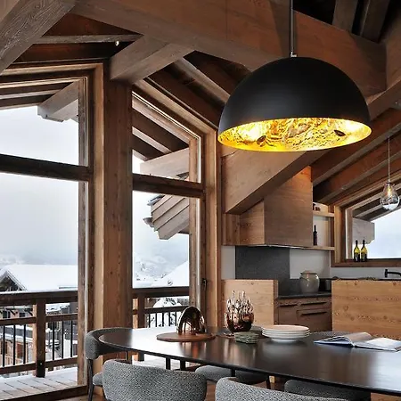 Chalet Le Moulin, Le Praz, 6 Chambres, In, Out Courchevel