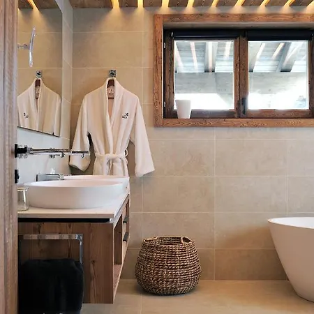 Chalet Le Moulin, Le Praz, 6 Chambres, In, Out Chalet
