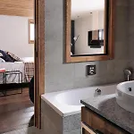 샬레 Chalet Le Moulin, Le Praz, 6 Chambres, In, Out